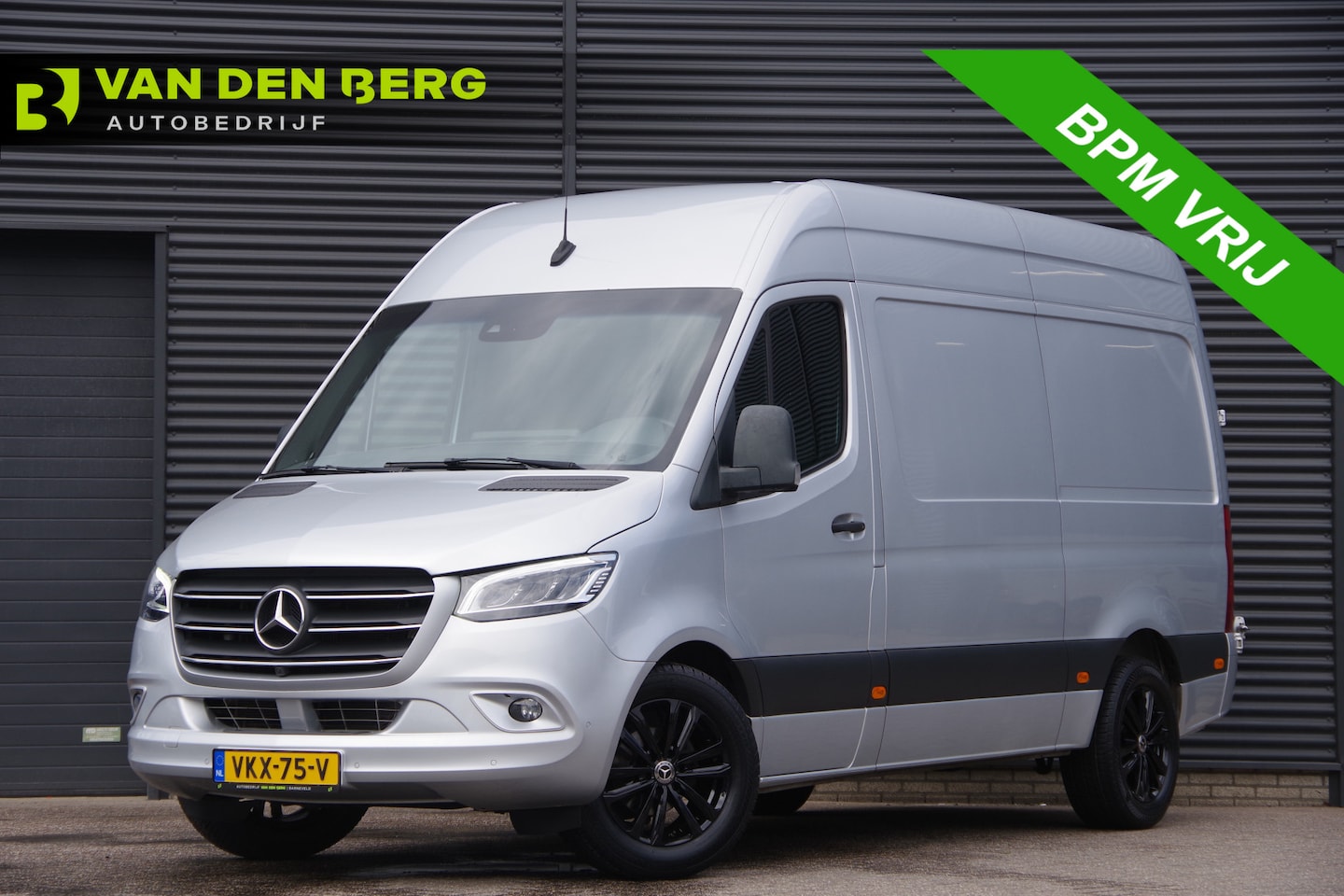 Mercedes-Benz Sprinter - 319 3.0 CDI V6 L2H2 AUT. LED, 3.5T TREKHAAK, 360 CAMERA, ADAPT. CRUISE, MBUX 10'', NAVI, C - AutoWereld.nl