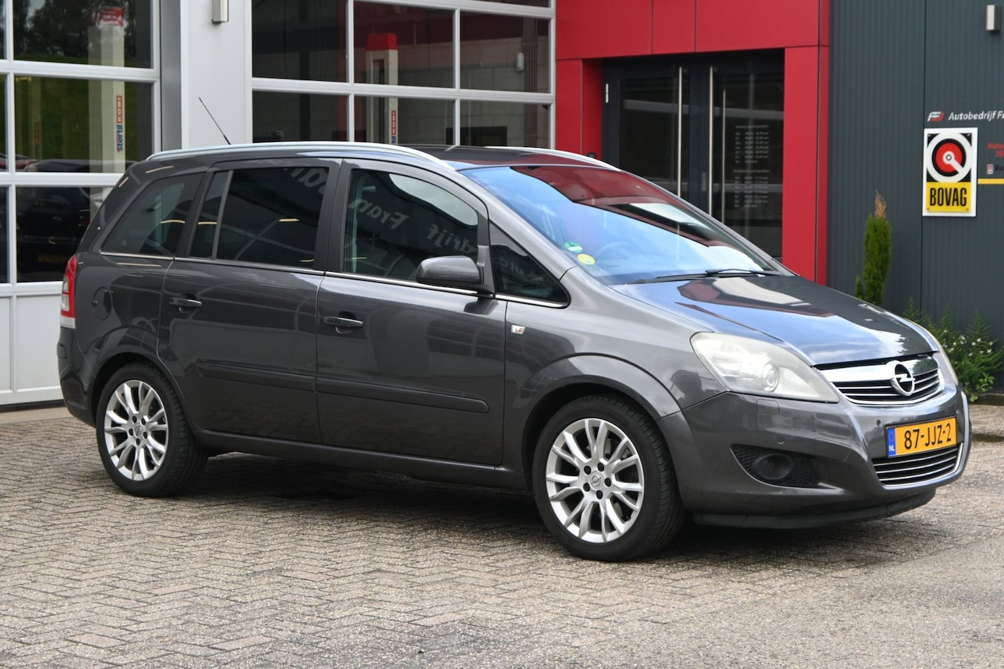 Opel Zafira - 2.2 Cosmo 150pk 7-zits 1500kg trekgewicht | Trekhaak | Climate | Cruise - AutoWereld.nl