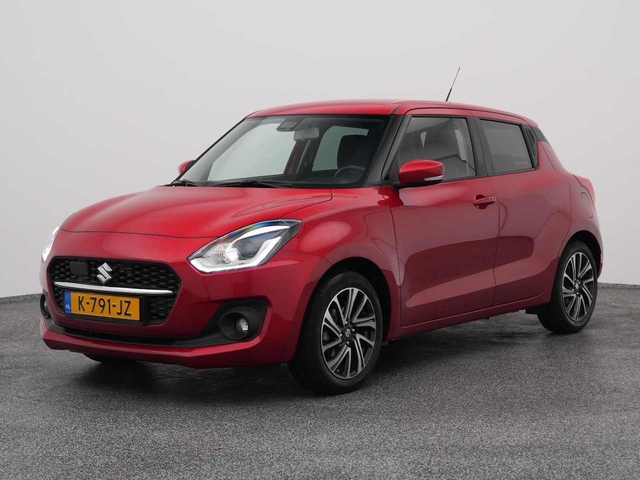 Suzuki Swift - 1.2 Style Smart Hybrid | CAMERA | ADAPTIVE | STOELVERW. | TREKHAAK - AutoWereld.nl