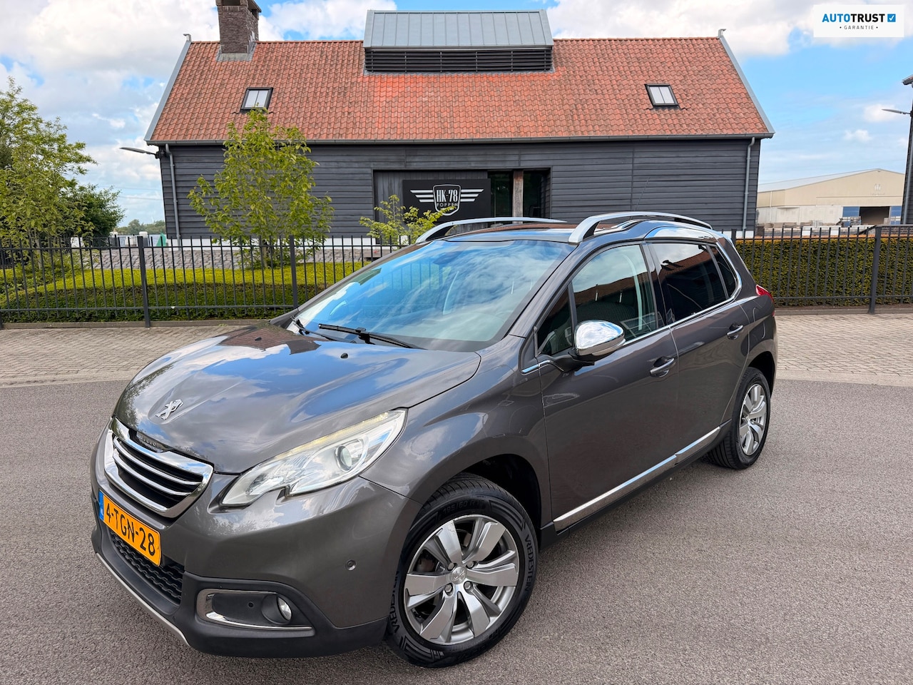Peugeot 2008 - 1.2 VTi Allure Pack Premium Plus Panoramadak Nw D-Riem incl factuur - AutoWereld.nl