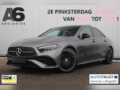 Mercedes-Benz A-klasse - 180 AMG Line Night Pakket Automaat Panoramadak 19 inch Keyless Sfeerverlichting Burmester
