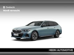 BMW i5 Touring - eDrive40 84 kWh M-Sport | 20" | Stoelventilatie | Bowers&Wilkins | CoPilot | Panorama