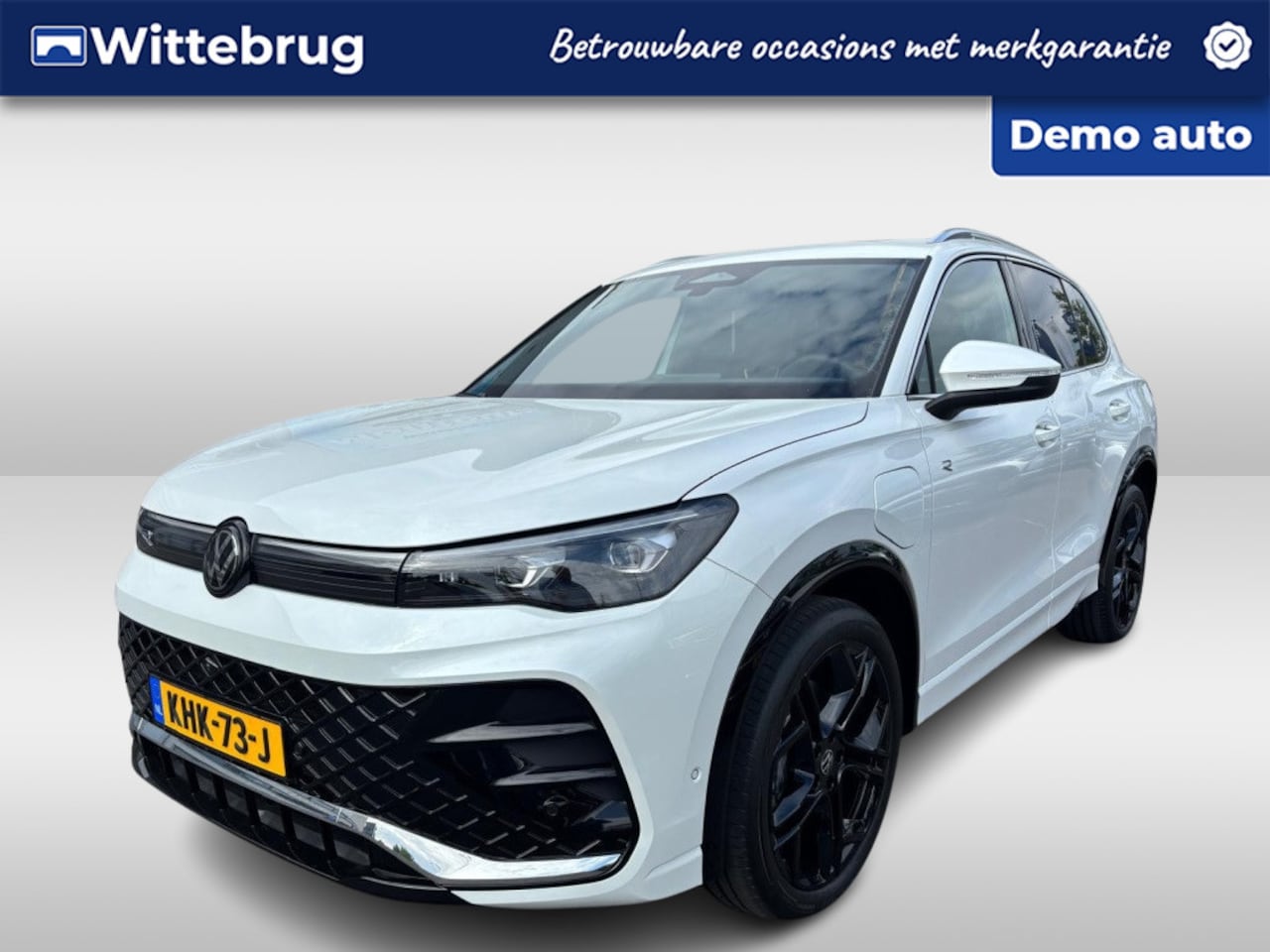 Volkswagen Tiguan - 1.5 eHybrid R-Line Edition DSG Automaat Trekhaak inklapbaar / 20" York velgen /  Assistanc - AutoWereld.nl