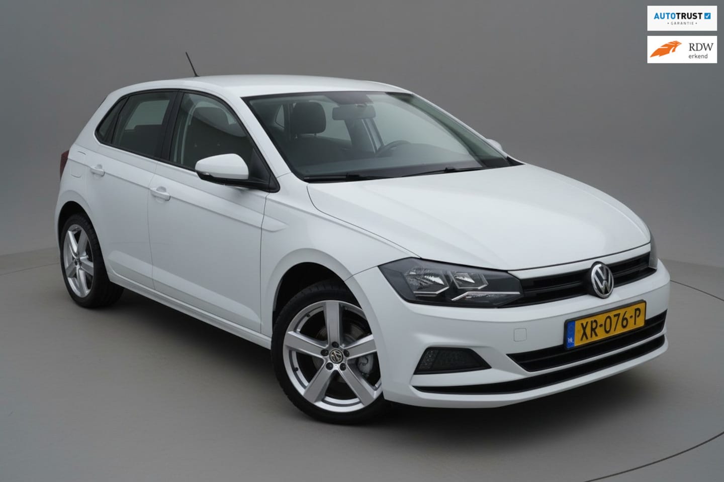 Volkswagen Polo - Cruise|Airco|17"inch|Goed onderhouden! - AutoWereld.nl