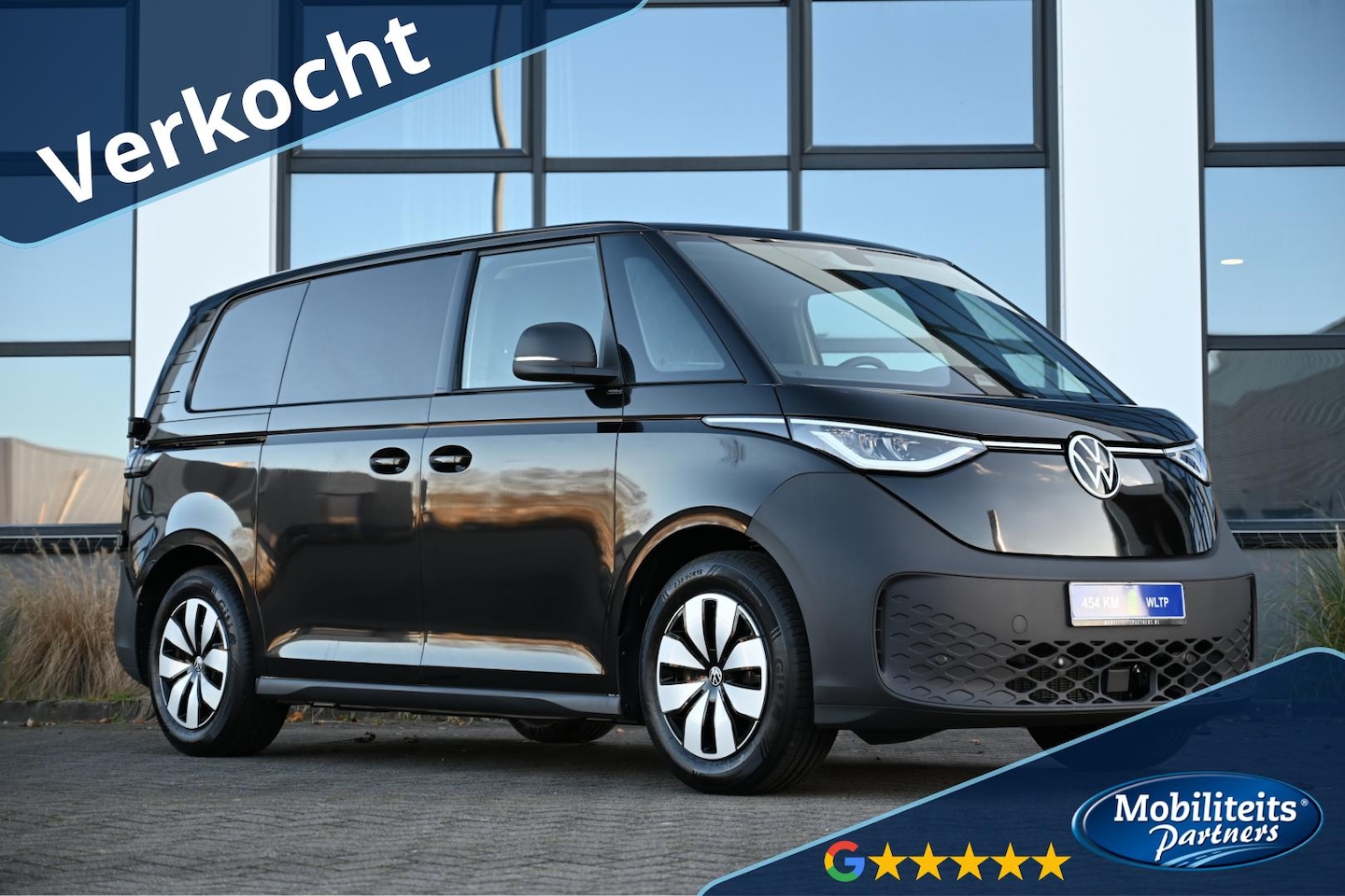 Volkswagen ID. Buzz Cargo - 79 kWh 286 PK | 100% nieuw Black Edition 79kWh GROOTSTE ACCUPAKKET 454km - AutoWereld.nl
