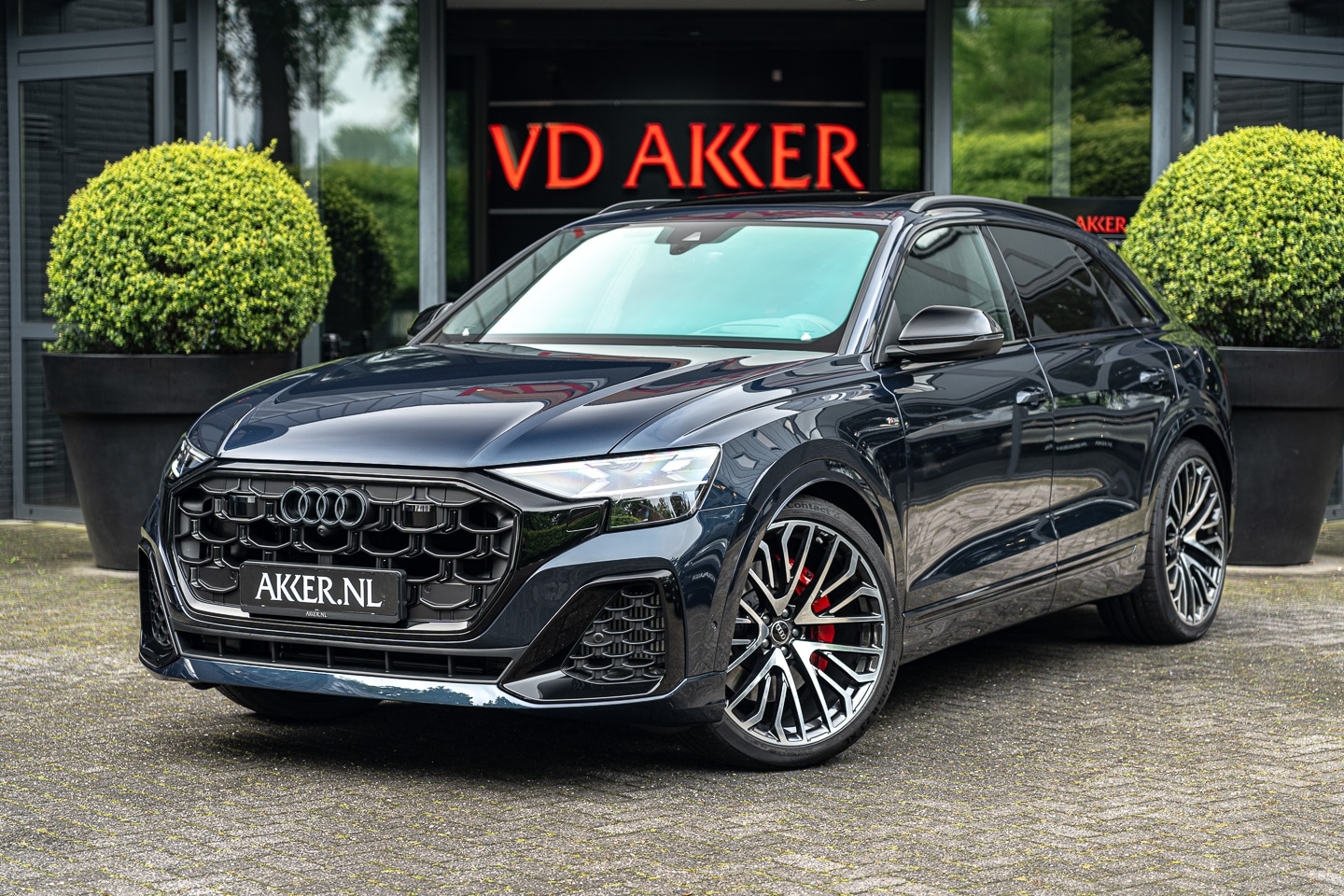 Audi Q8 - 60 TFSIe 4Wielsturing | Massage | Alc. Hemel | 360° Cam.| Lederpakket - AutoWereld.nl