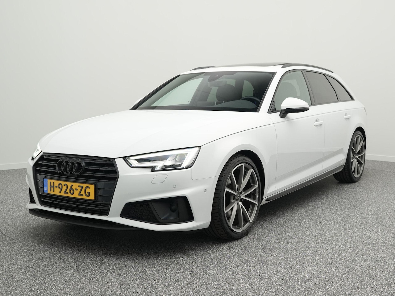 Audi A4 Avant - S-Line 40 TFSI 190 PK | LED | Panoramadak | Side Assist | Trekhaak | 360 Camera | Adaptiev - AutoWereld.nl