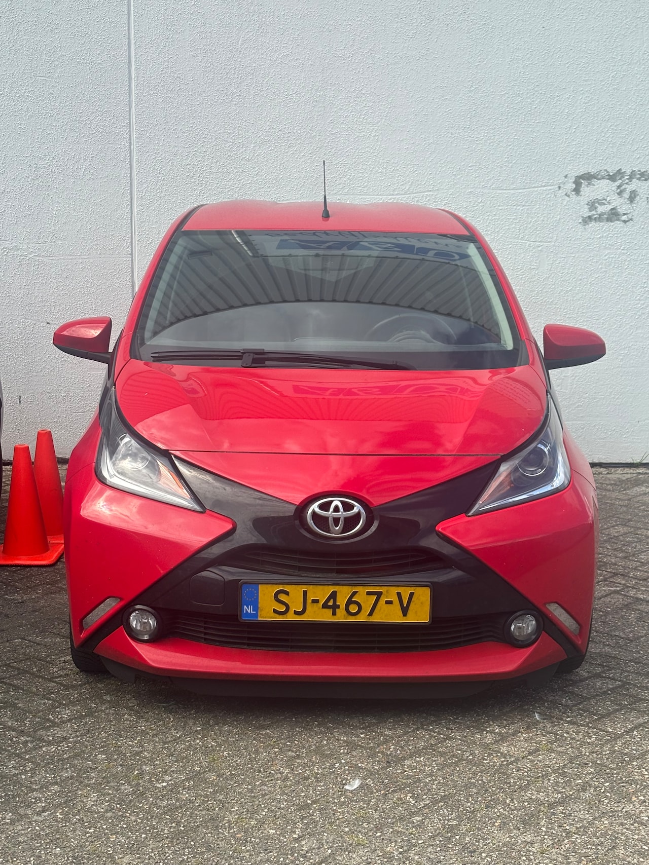 Toyota Aygo - 1.0 VVT-i x-clusiv Parkeercamera! | Dealeronderhouden | lm velgen - AutoWereld.nl