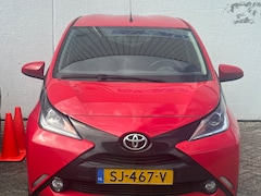 Toyota Aygo - 1.0 VVT-i x-clusiv Parkeercamera! | Dealeronderhouden | lm velgen