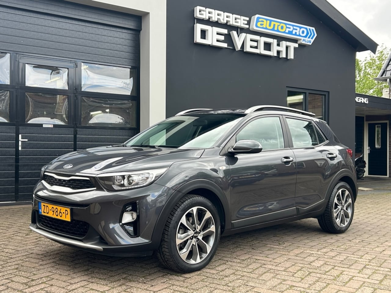 Kia Stonic - 1.0 T-GDi DynamicLine Camera/Trekhaak - AutoWereld.nl