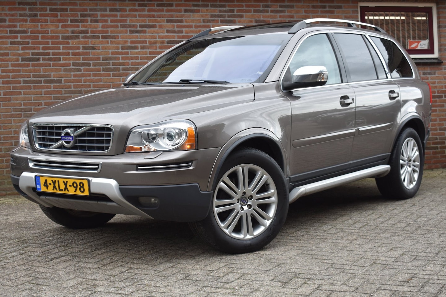 Volvo XC90 - 2.4 D5 Summum '10 Leder 7 Persoons Clima Navi Cruise Inruil mogelijk - AutoWereld.nl