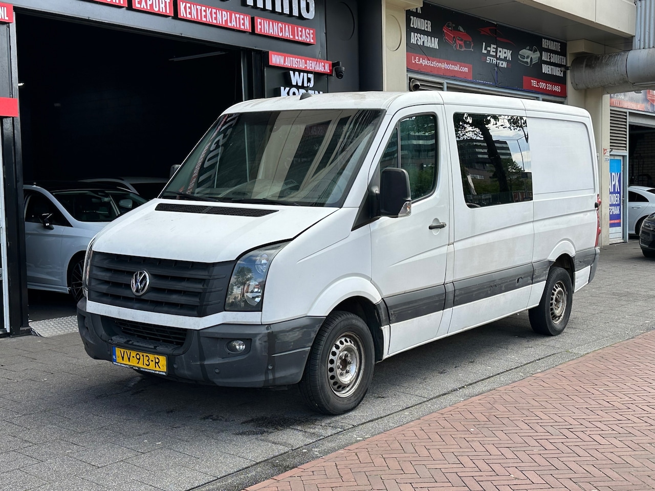 Volkswagen Crafter - 30 2.0 TDI L2H2 DC 30 2.0 TDI L2H2 DC Airco - AutoWereld.nl
