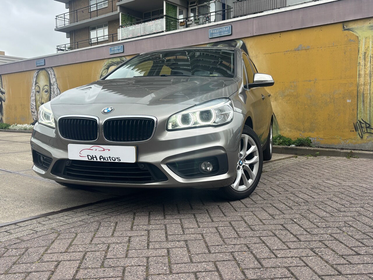 BMW 2-serie Active Tourer - 218i Centennial High Executive Panoramadak | trekhaak | leer - AutoWereld.nl