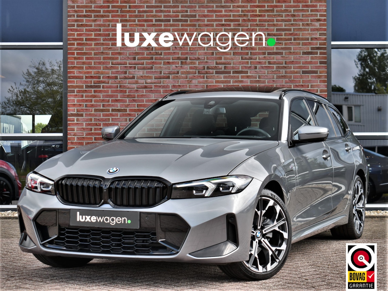 BMW 3-serie Touring - 330e xDrive M-Sport Pano 19inch El-zetels HUD 360-cam LCI-2 - AutoWereld.nl