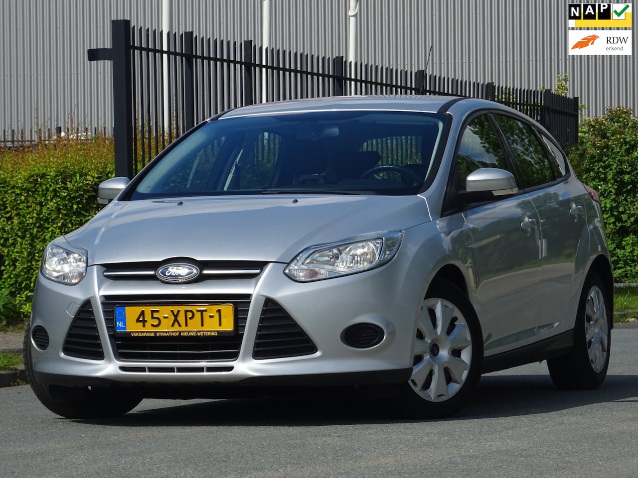Ford Focus - 1.0 EcoBoost NAVI/AIRCO/CRUISE/PDC/NW APK - AutoWereld.nl