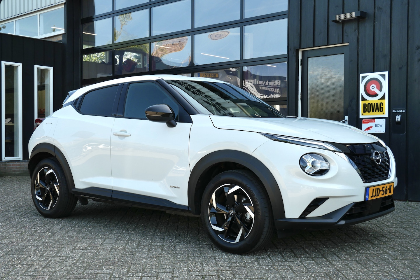 Nissan Juke - 1.6 Hybrid N-Connecta Automaat | Camera | Carplay | Trekhaak | LED | Keyless - AutoWereld.nl