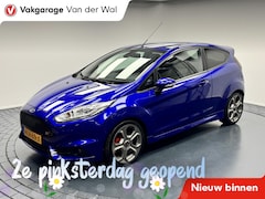 Ford Fiesta - 1.6i ST2 182PK Clima-Stoelverwarming-Leder-Lm17''velgen-Elek.ramen-Elek.spiegels