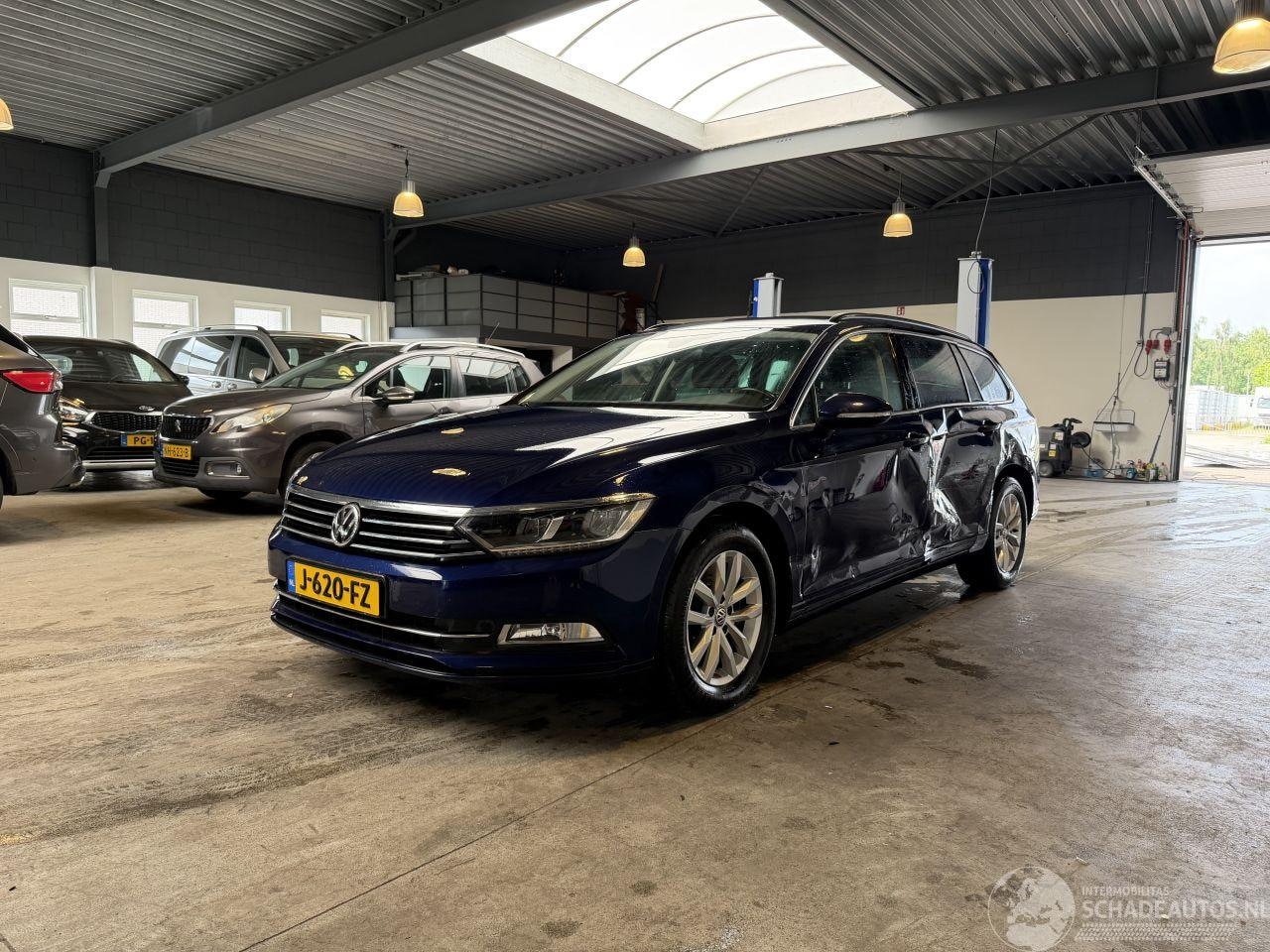 Volkswagen Passat Variant - 2.0 TDI Comfortline 2.0 TDI Comfortline - AutoWereld.nl