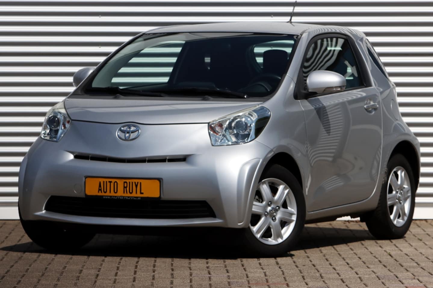 Toyota iQ - 1.0 VVTi Comfort Airco - AutoWereld.nl
