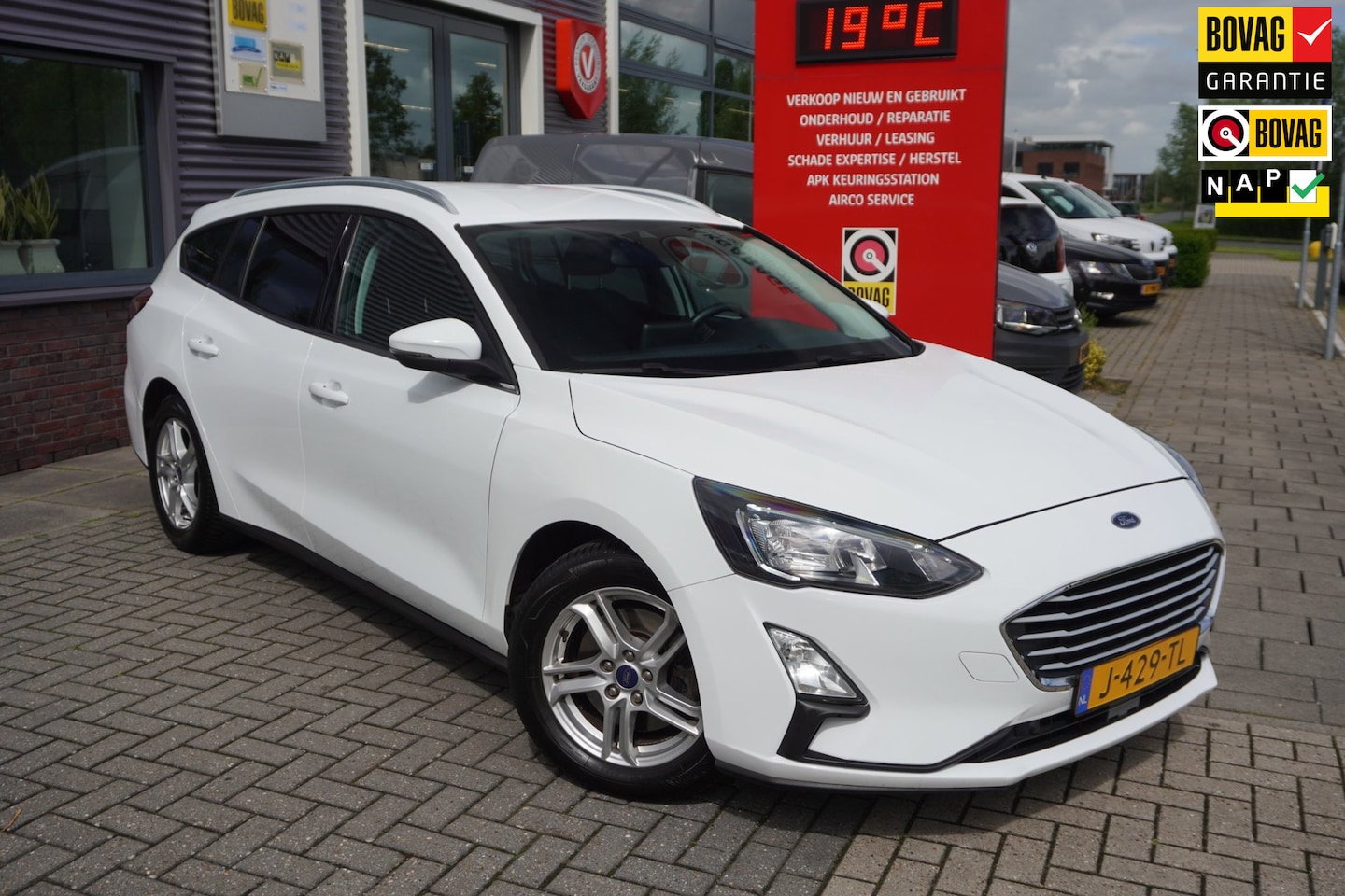 Ford Focus Wagon - 1.0 EcoBoost Hybrid Trend Edition Business / Camera / Climate control / Navi - AutoWereld.nl