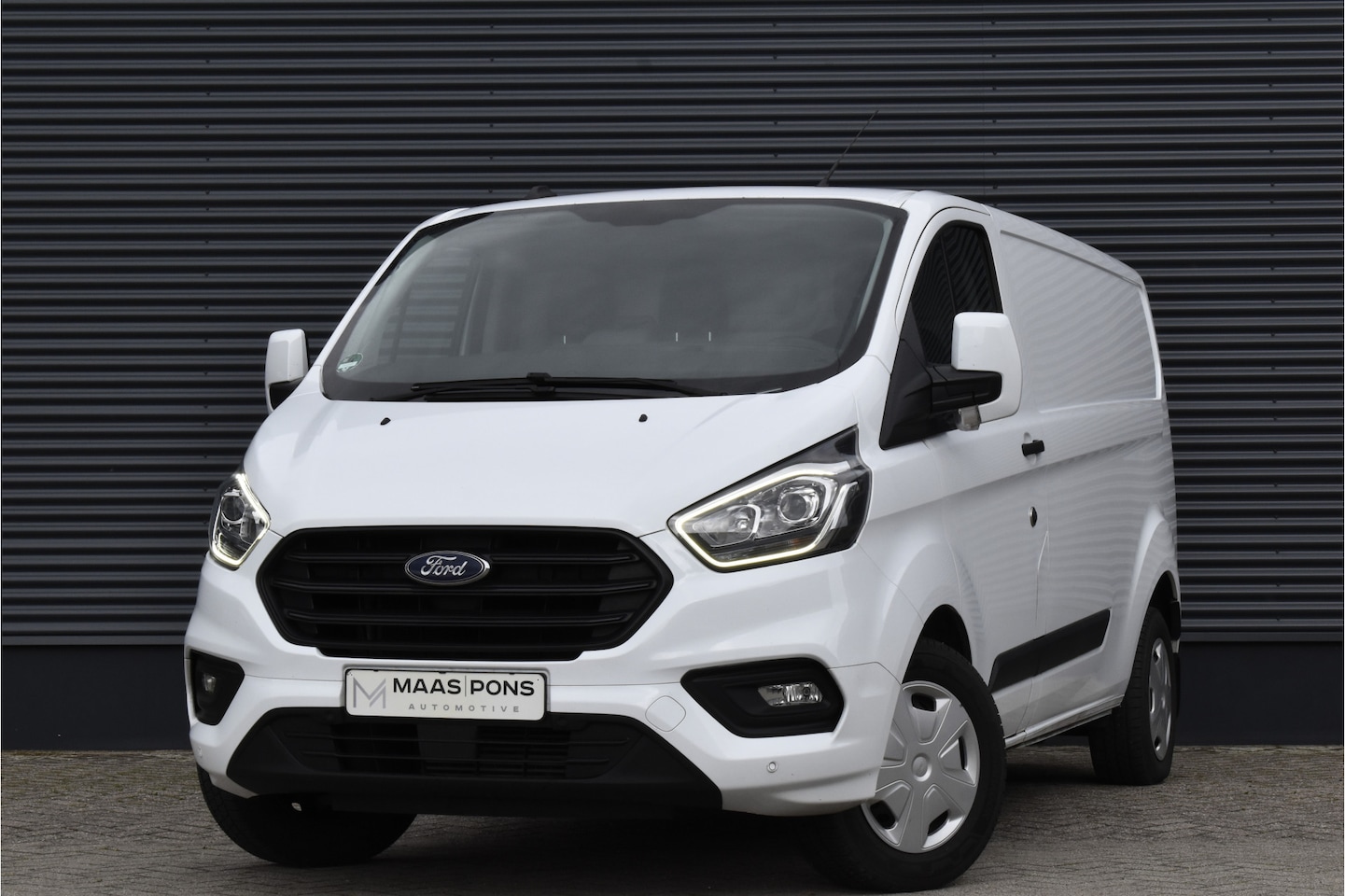 Ford Transit Custom - 320 2.0 TDCI L2H1 Trend APPLE CARPLAY - AIRCO - CRUISE - NETTE BUS - PDC V+A - AutoWereld.nl