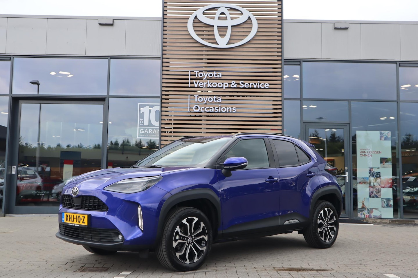 Toyota Yaris Cross - 1.5 HYBRID 115 DYNAMIC STUUR/STOELVERWARMING KEYLESS PRIVACY-GLASS 17"LM-VELGEN APPLE/ANDR - AutoWereld.nl