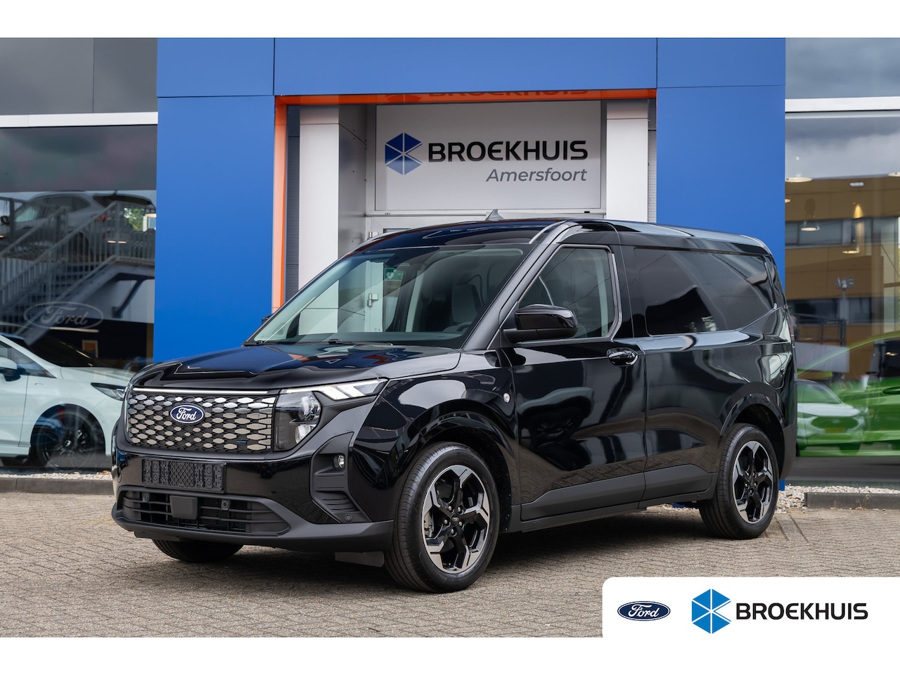 Ford E-Transit Cour. - Limited 44 kWh | Drivers Assistpack | Trekhaak | Apple Carplay/Android Auto | Stoel/Stuur/ - AutoWereld.nl