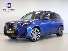 BMW iX1 - xDrive30 67 kWh M Sport Pro - Pano - Trekhaak - Head-Up