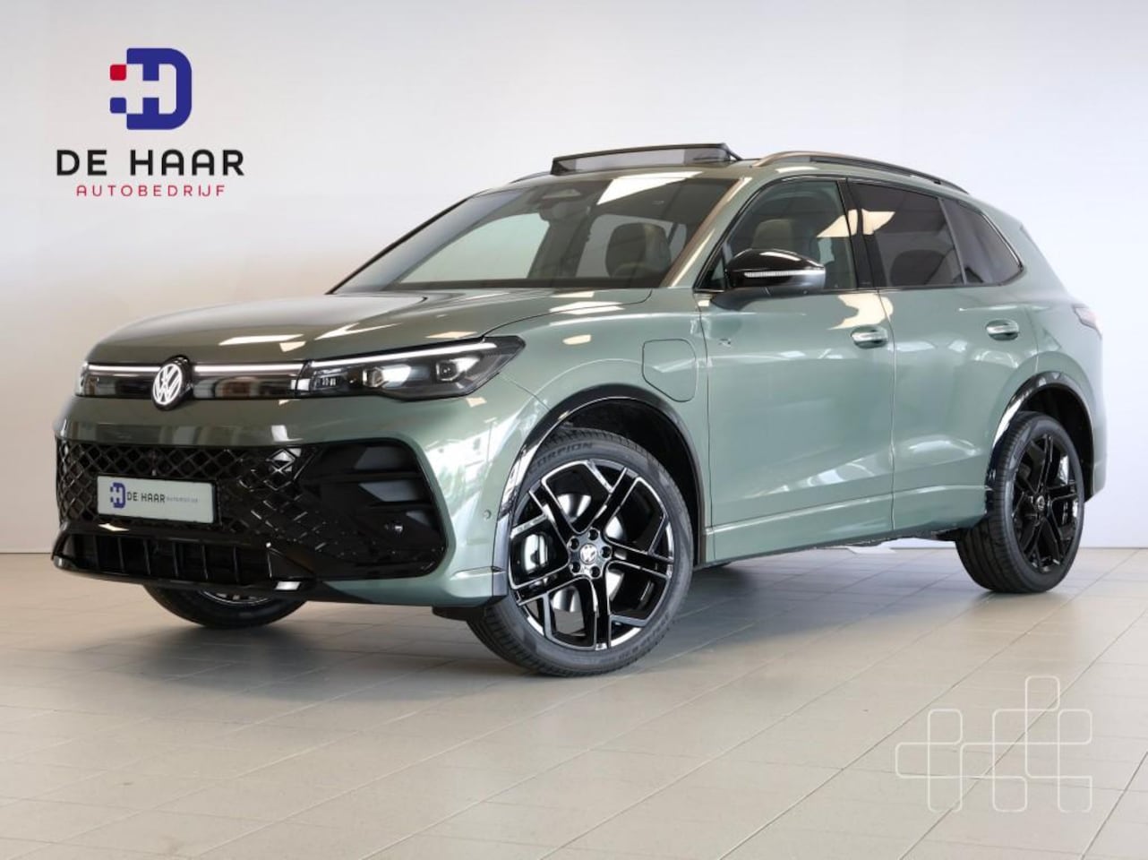 Volkswagen Tiguan - 1.5 TSI eHybrid R-Line Edition 272pk - Leer - Pano - Trekhaak - AutoWereld.nl