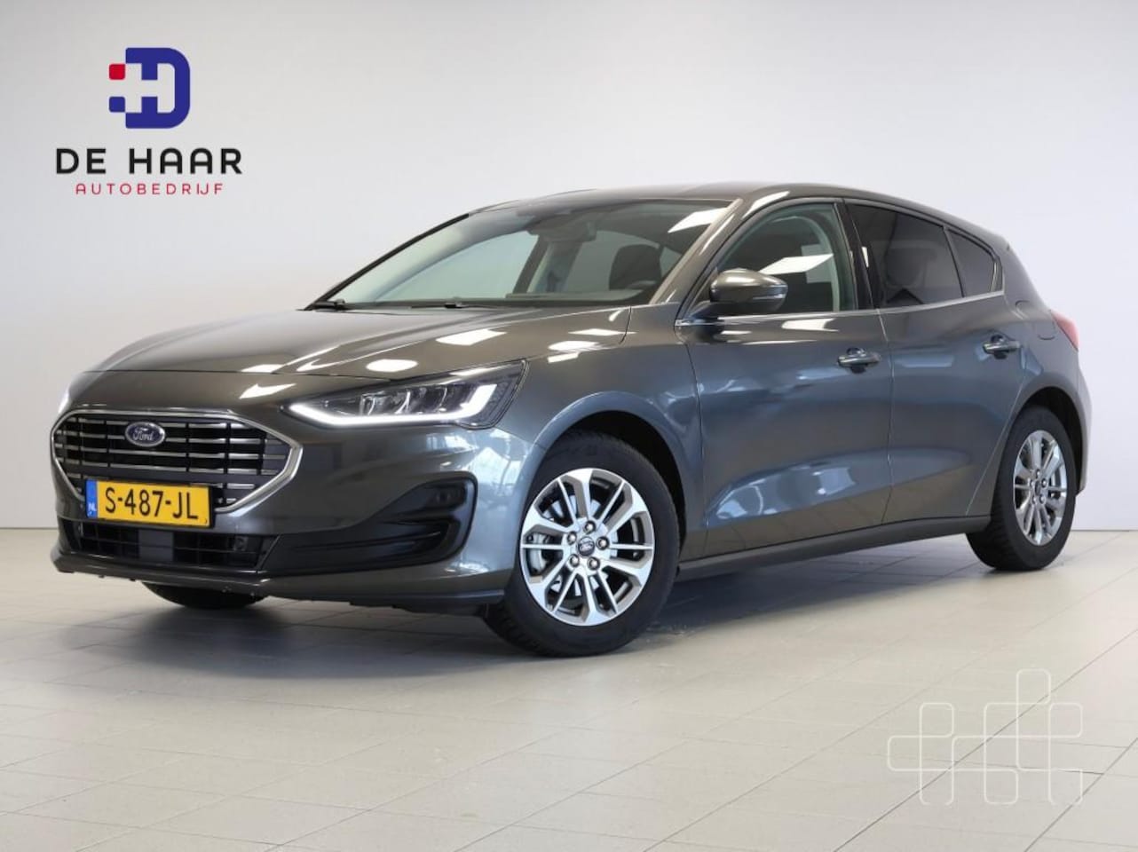 Ford Focus - 1.0 Ecoboost Titanium - Carplay - Sensoren voor+achter - AutoWereld.nl