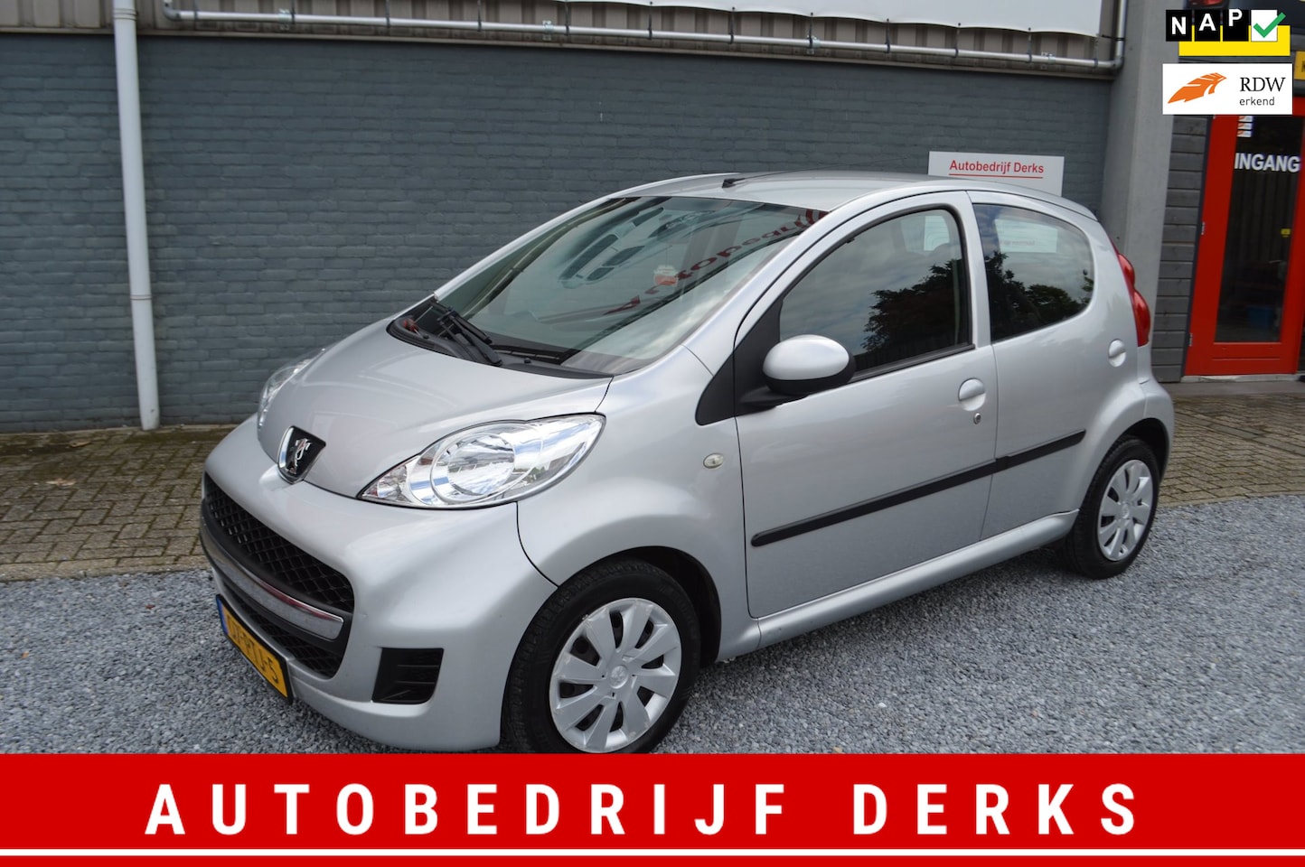 Peugeot 107 - 1.0-12V Urban Move Airco 5Drs Stuurbekrachtiging Jaar Garantie - AutoWereld.nl