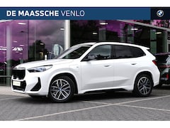 BMW X1 - xDrive25e M Sport Automaat / Panoramadak / Trekhaak / Sportstoelen / M Adaptief onderstel