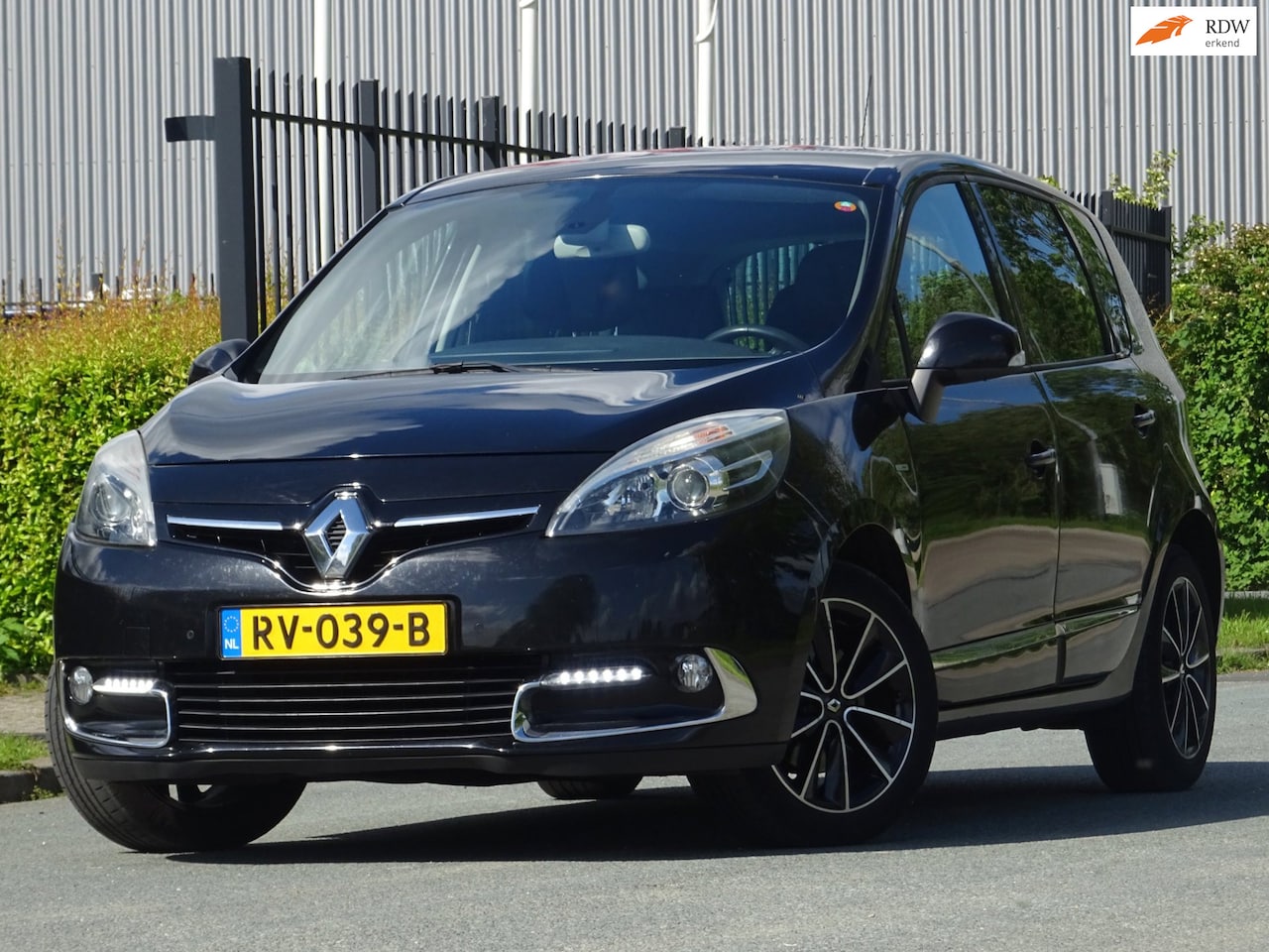 Renault Scénic - 1.5 dCi Bose AUTOMAAT LEER/NAVI/PDC/LED/APK - AutoWereld.nl