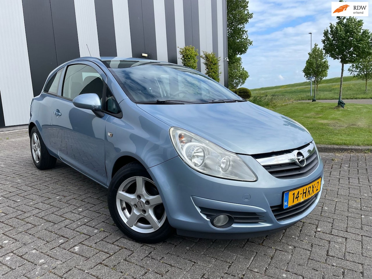 Opel Corsa - 1.4-16V Sport Airco-Cruise-Lmv-Elekpakket - AutoWereld.nl