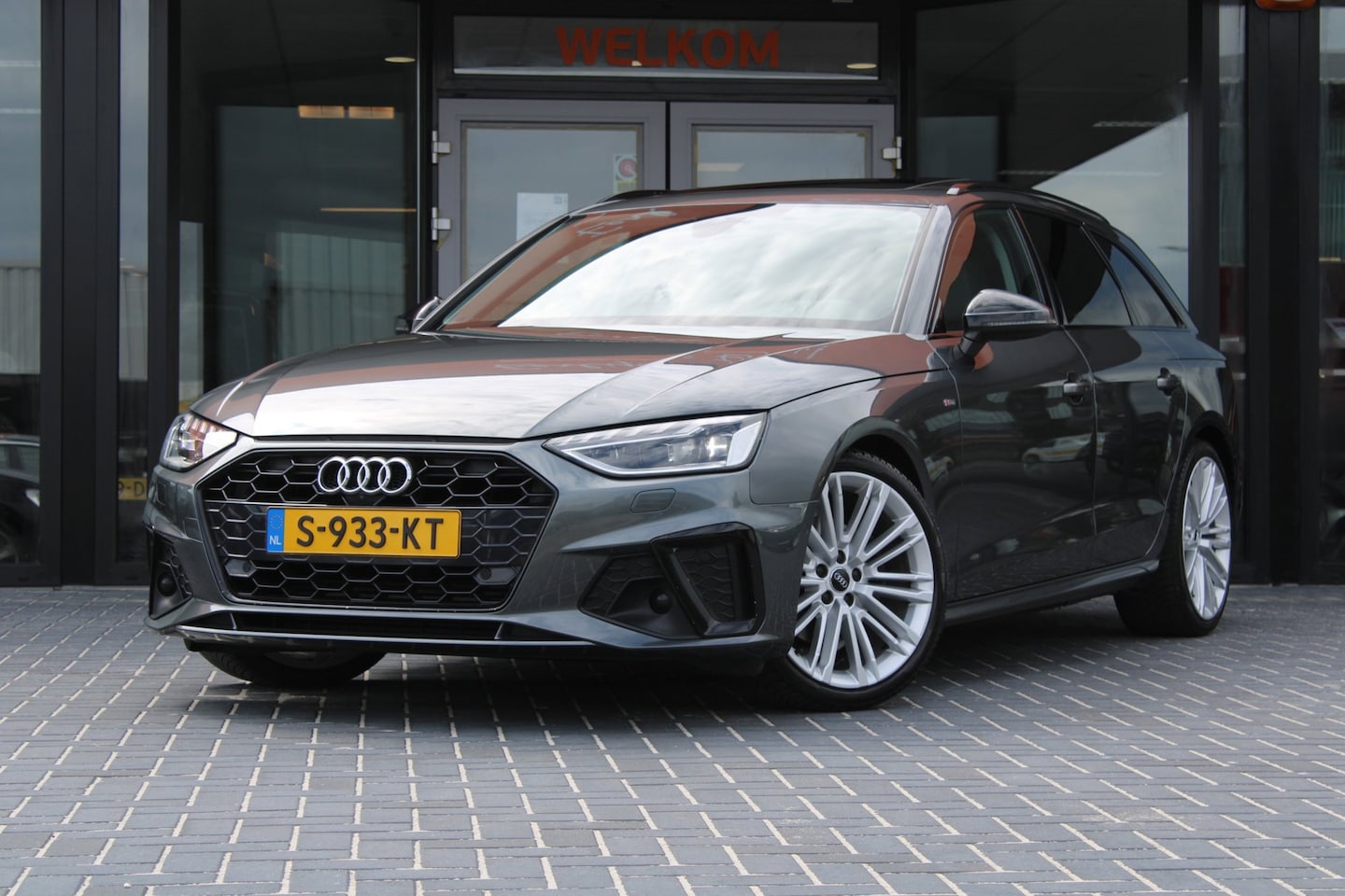 Audi A4 Avant - 35 TFSi Launch edition Sport 35 TFSI Launch edition Sport, Pano, 360 camera, AUT, Vol leder, Stoel verwarming/ventilati - AutoWereld.nl