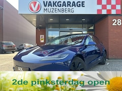 Tesla Model 3 - HIGHLAND RWD 60KWH // PANO // CAMERA // ADAPTIVE CRUISE // SFEERVERLICHTING // LEDER