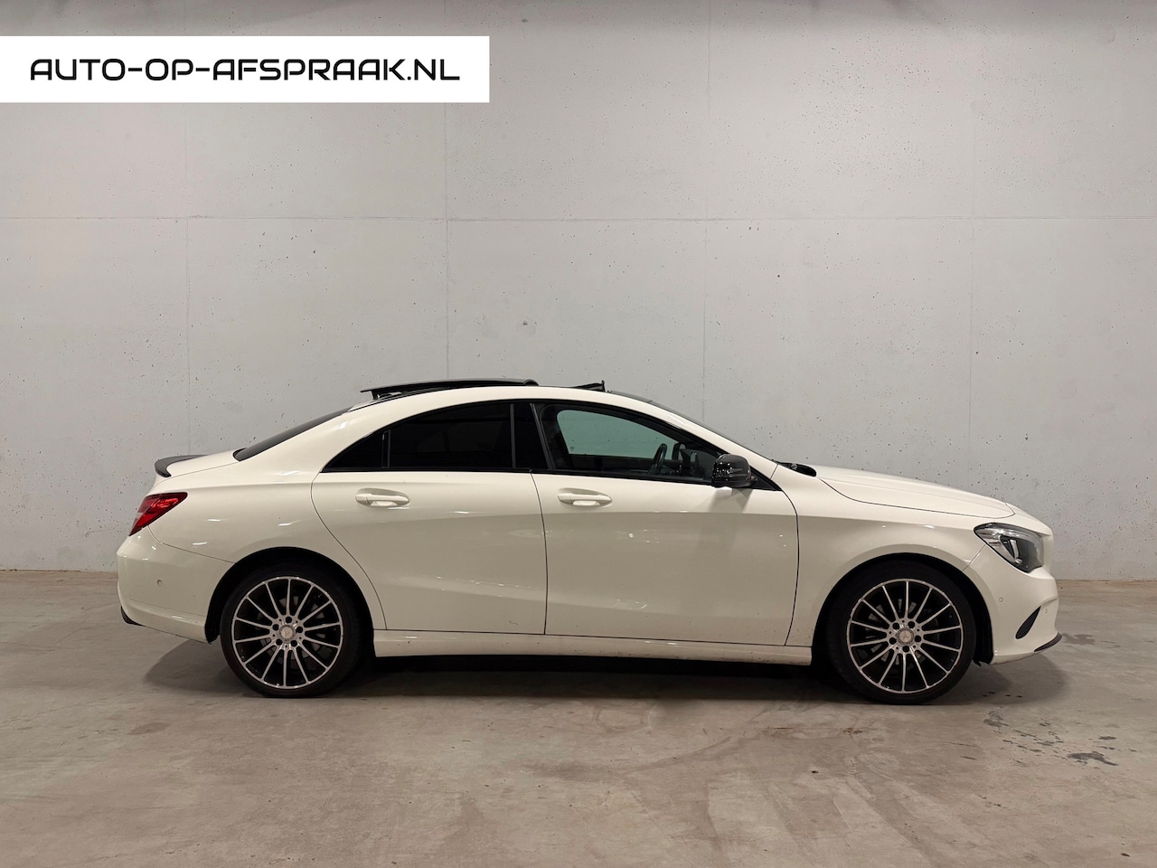Mercedes-Benz CLA-Klasse - 180 AMG Pano Leer Navi Camera Stoelverw. - AutoWereld.nl