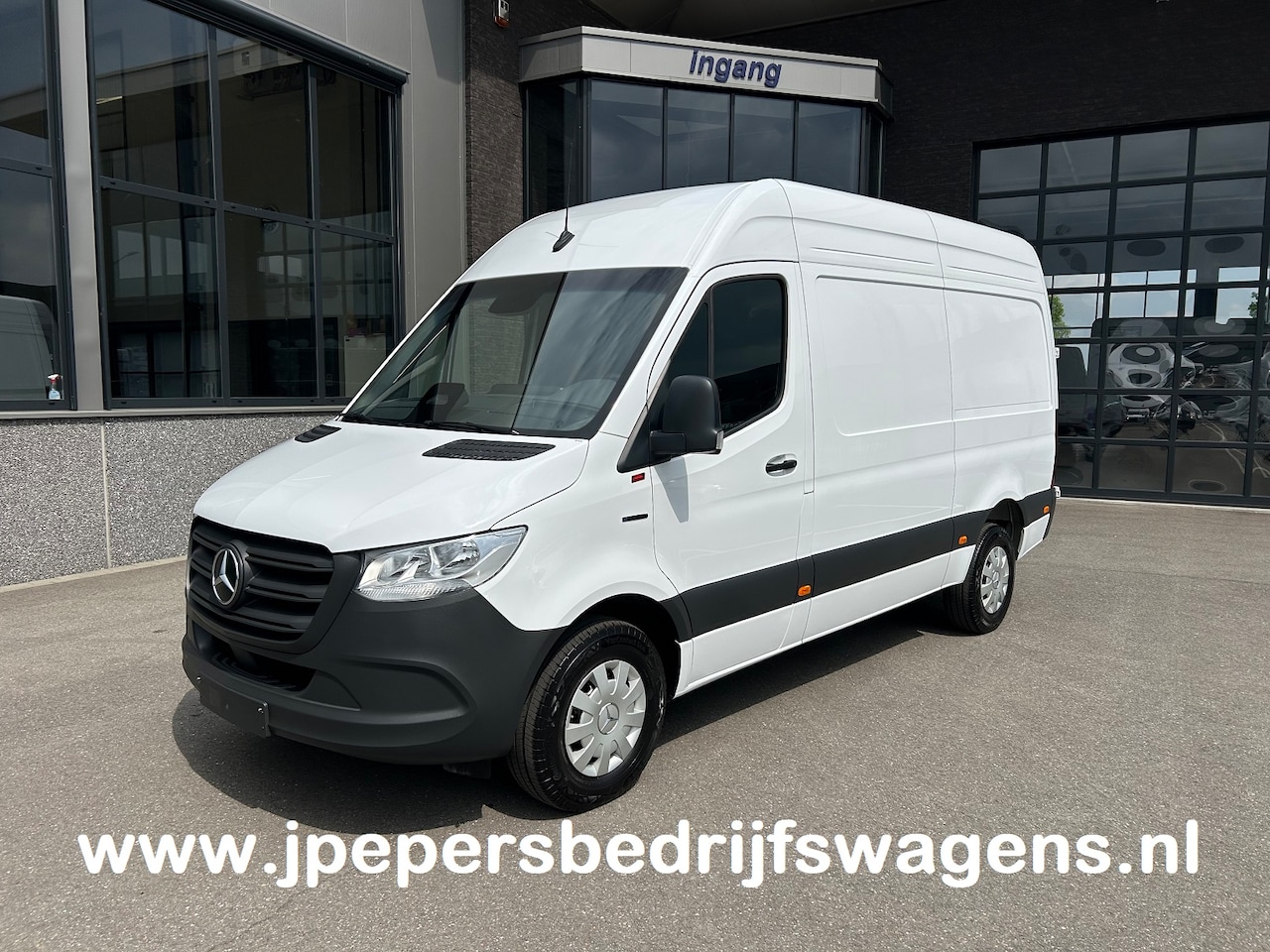 Mercedes-Benz eSprinter - 320 L2 H2 Pro 81kWh / Snel laden 115Kw / Trekhaak / MBUX / Navigatie / Camera / Cruise con - AutoWereld.nl