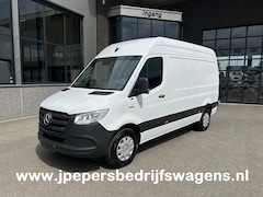 Mercedes-Benz eSprinter - 320 L2 H2 Pro 81kWh / Snel laden 115Kw / Trekhaak / MBUX / Navigatie / Camera / Cruise con
