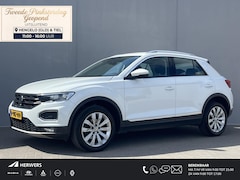 Volkswagen T-Roc - 1.5 TSI Sport / Keyless Entry & Start / Achteruitrijcamera / Apple Carplay & Android Auto