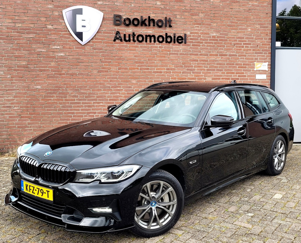 BMW 3-serie - 330E XDRIVE Sport - 360-cam, HUD, Laser, Drive Assist, Trekhaak, Keyless (292PK 1e Eig. BT - AutoWereld.nl