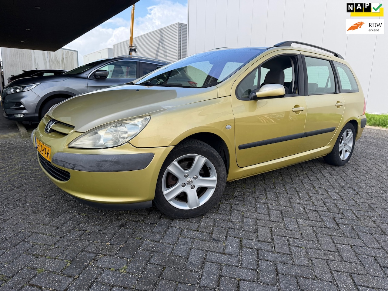 Peugeot 307 Break - 2.0-16V XT CLIMAT BJ 1-2003 APK 7-2026 - AutoWereld.nl