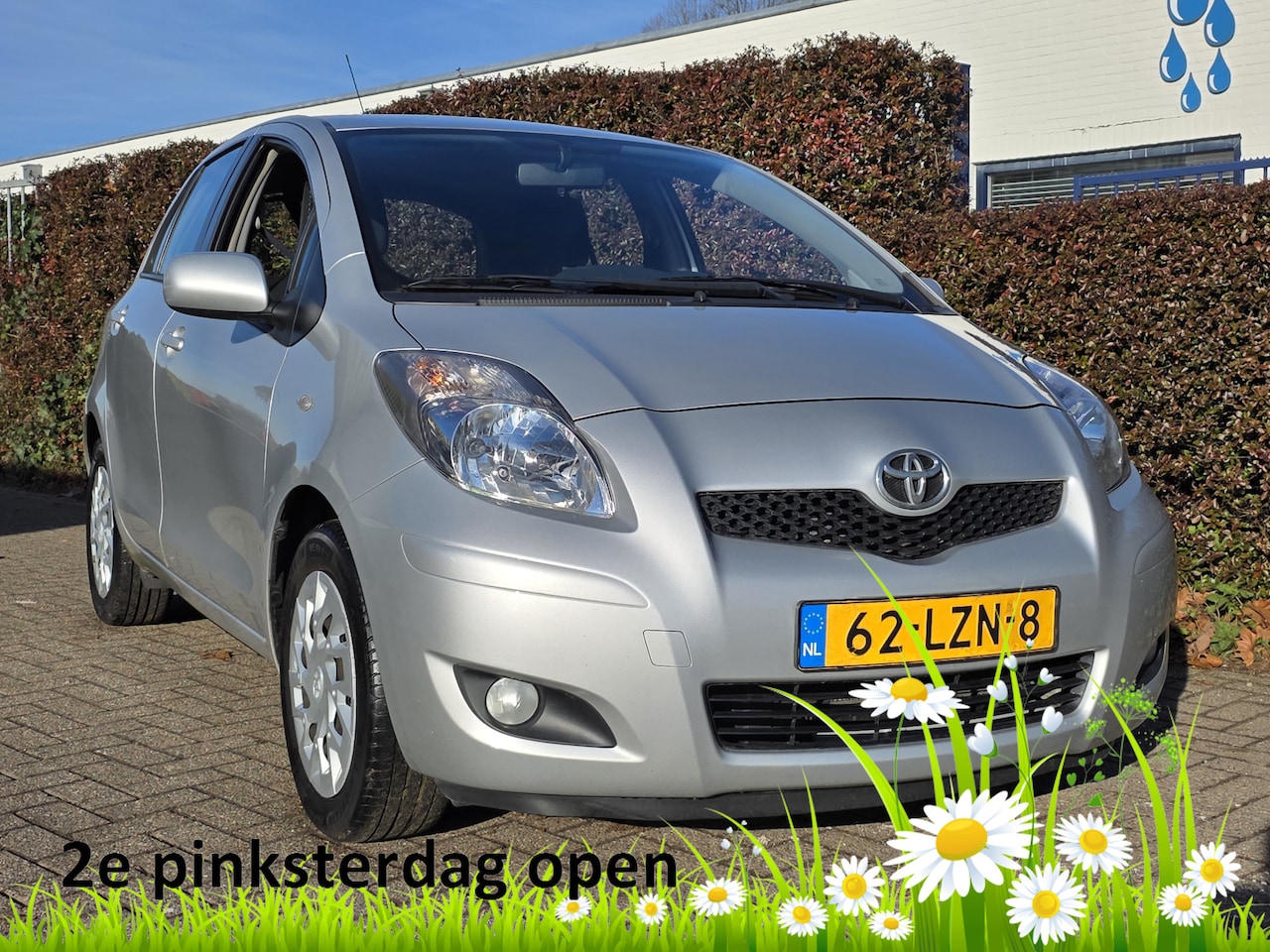 Toyota Yaris - 1.3 VVTi AUT, Navigatie! Trekhaak! Dealer ond! Apk 1-2027! 2e Pinksterdag OPEN! - AutoWereld.nl