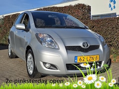 Toyota Yaris - 1.3 VVTi AUT, Navigatie Trekhaak Dealer ond Apk 1-2027 2e Pinksterdag OPEN