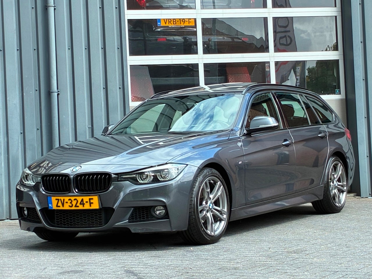 BMW 3-serie Touring - 318i M Sport Edition Leder Panodak Stoelverwarming - AutoWereld.nl