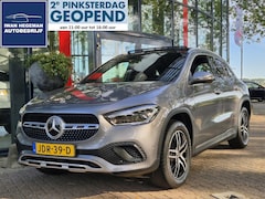 Mercedes-Benz GLA-Klasse - 250 e AUTOMAAT | SOH 96, 71% | Panormadak | Climate Control | Navigatie | Parkeercamera |