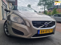 Volvo V60 - 1.6 T4 Kinetic Navi Airco ElecRam