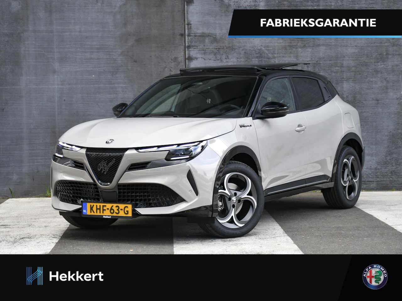 Alfa Romeo Junior - Sport Speciale 1.2 Turbo Hybrid 145pk Automaat PANO | TECHNO-PACK | 18''LM | DODE HOEK | S - AutoWereld.nl