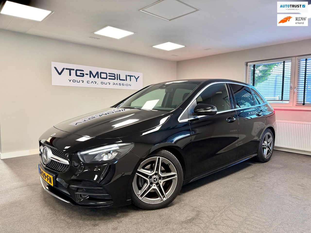 Mercedes-Benz B-klasse - 180 BS AMG Line Automaat|CarPlay|Camera|LED|PDC V/A|Nieuw APK - AutoWereld.nl