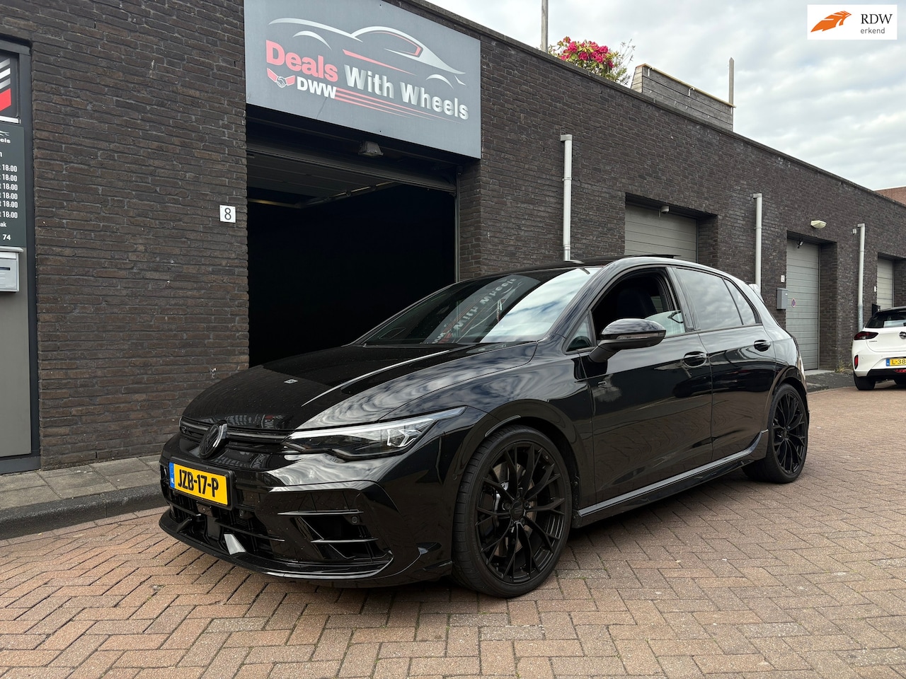 Volkswagen Golf - 8.5 2.0 TSI 4Motion R Black Edition - AutoWereld.nl